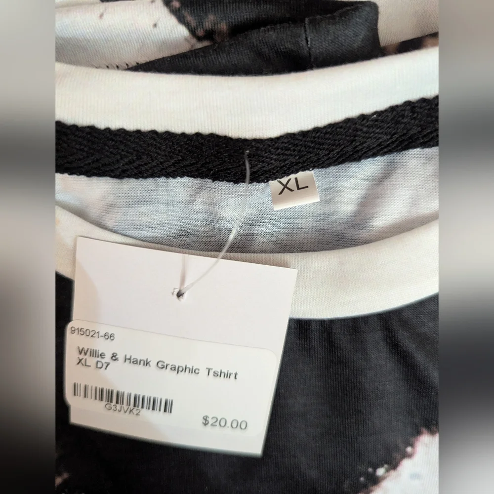 Willie & Hank Graphic Tee New With Tags - Picture 3 of 3